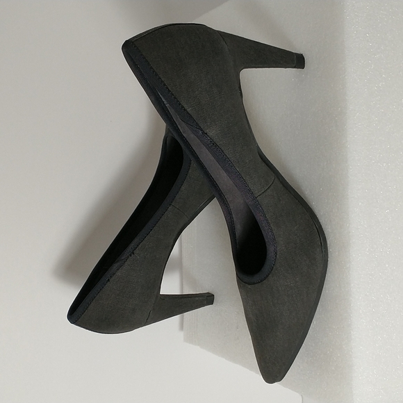 Lori Goldstein Dark Gray closed toe pump, sz 9M - Picture 9 of 11
